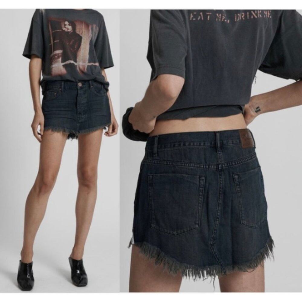 One Teaspoon Junkyard Relaxed Denim Mini Skirt in Fox Black
